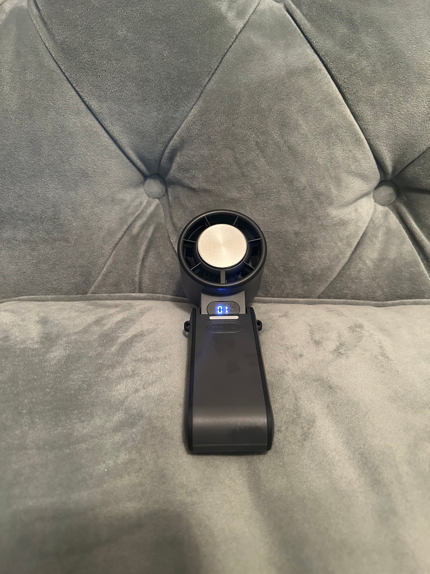 CoreCircuit™ Handheld TurboCool Fan